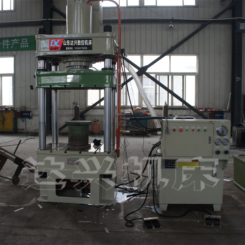 200噸工作臺(tái)可移動(dòng)式電機(jī)壓裝成型液壓機(jī)